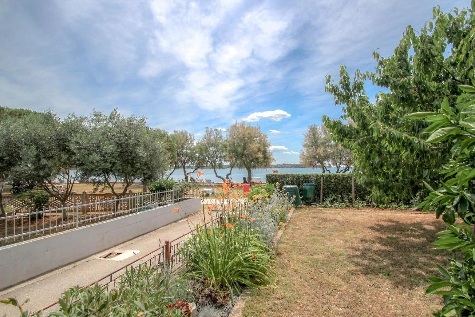 Milena Two Apartment Novigrad