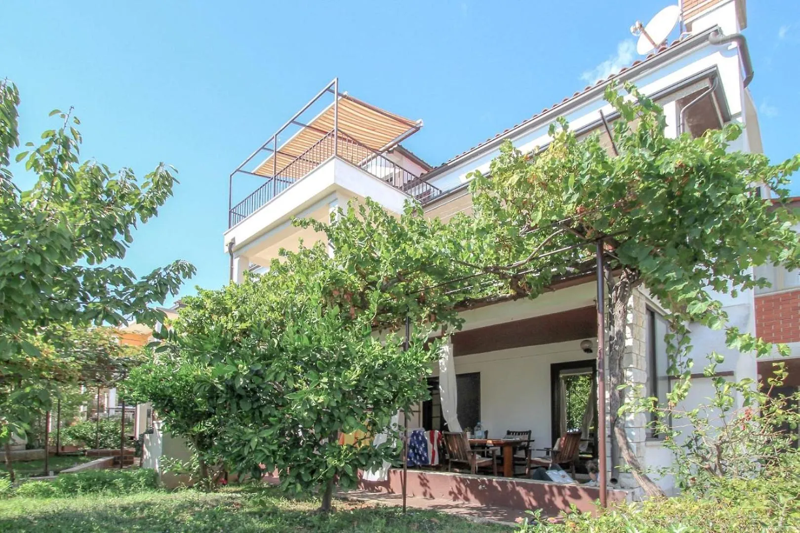 Milena Two Apartment Novigrad  Croatia