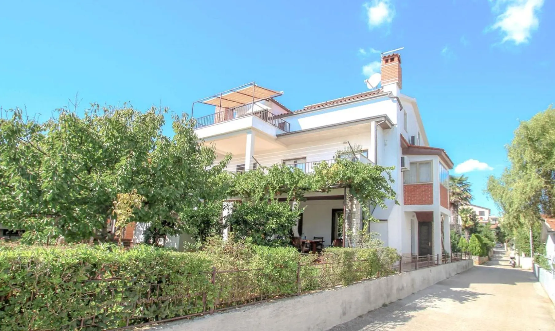 Milena Two Apartment Novigrad
