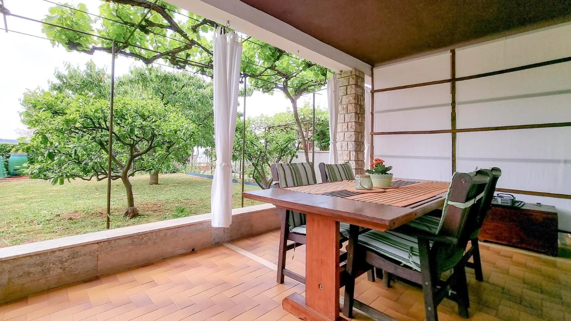 Milena Two Apartment Novigrad
